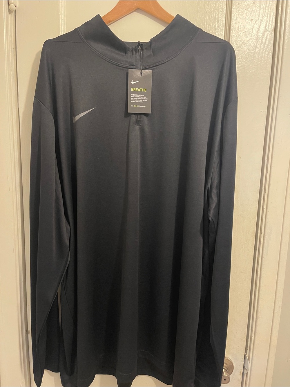 Nike Black Men’s Long-Sleeve Dri-FIT Half-Zip Performance Pullover (item 67)